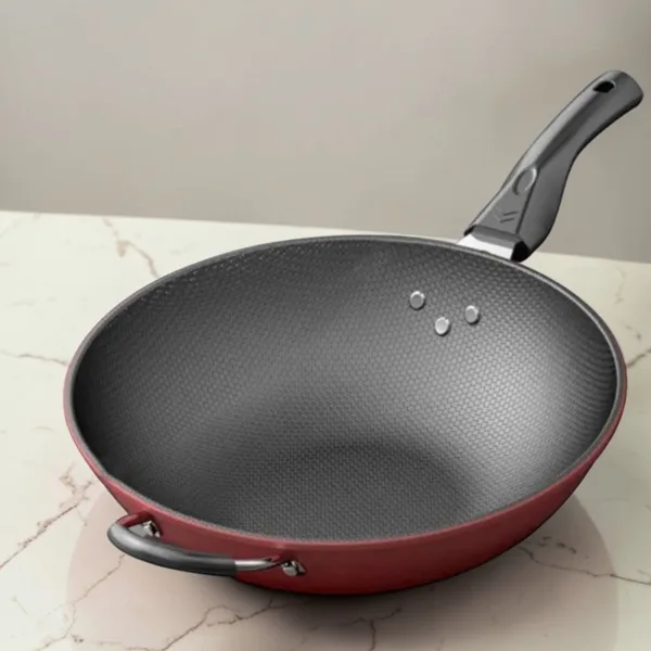 Grote wokpan met deksel