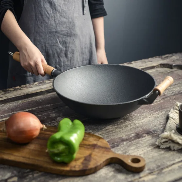 Hokan gietijzeren wokpan met deksel 32 cm